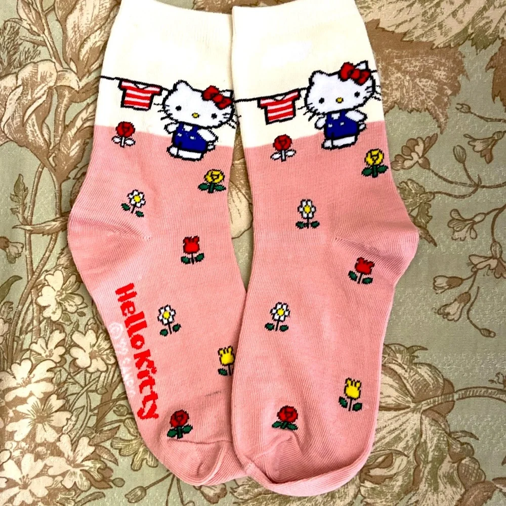 5/$10❤️❤️❤️NEW HELLO KITTY ANKLE SOCKS LAST PAIR!!!
